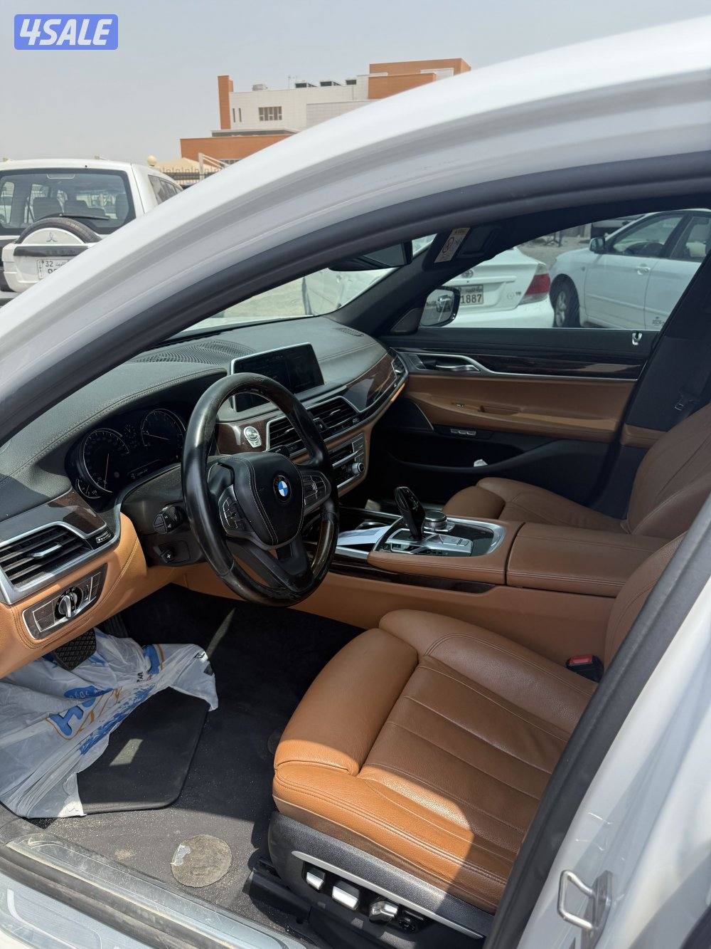 للبيع بي ام ٢٠١٦حجم٧٣٠2