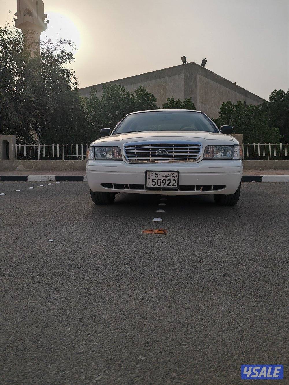 للبيع او البدل مع وانيت فورد باب واحد دورية كنديه2