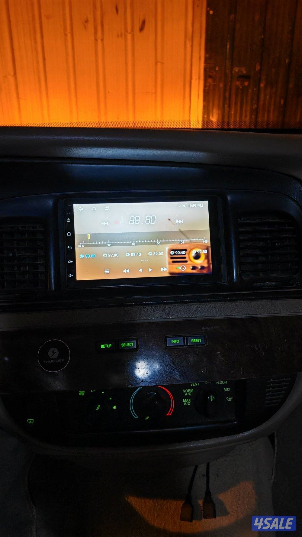 للبيع او البدل مع وانيت فورد باب واحد دورية كنديه5