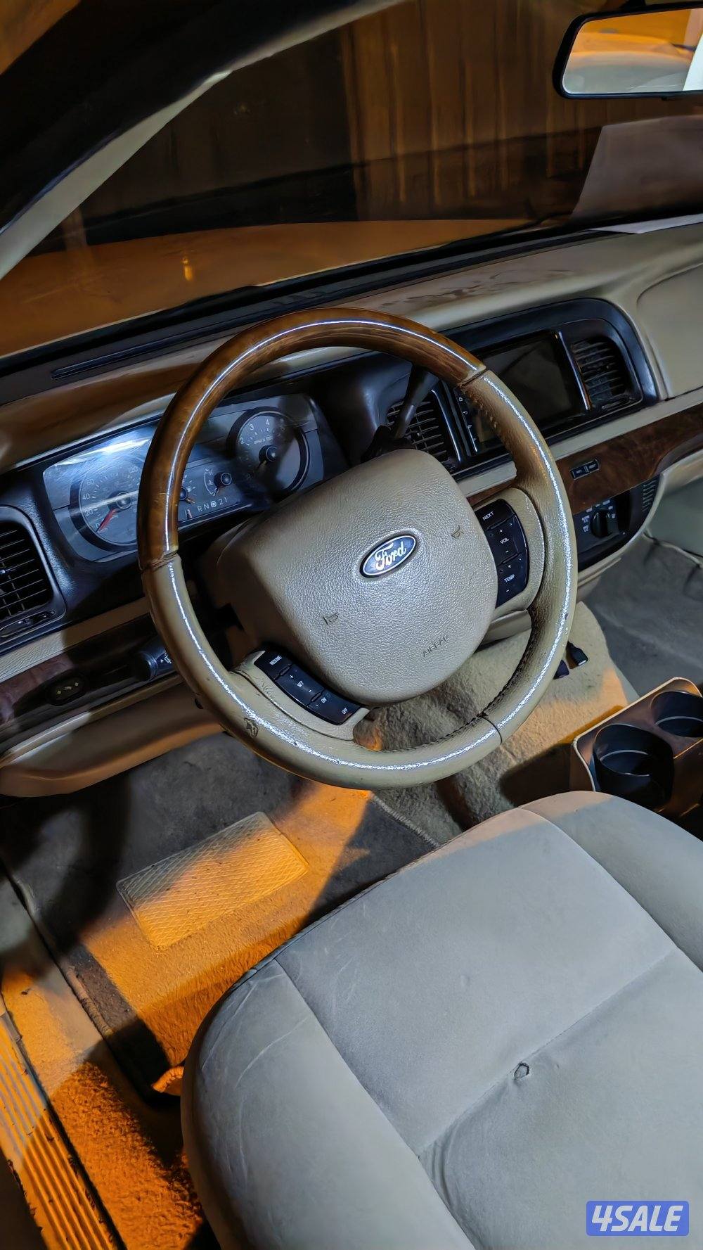للبيع او البدل مع وانيت فورد باب واحد دورية كنديه6