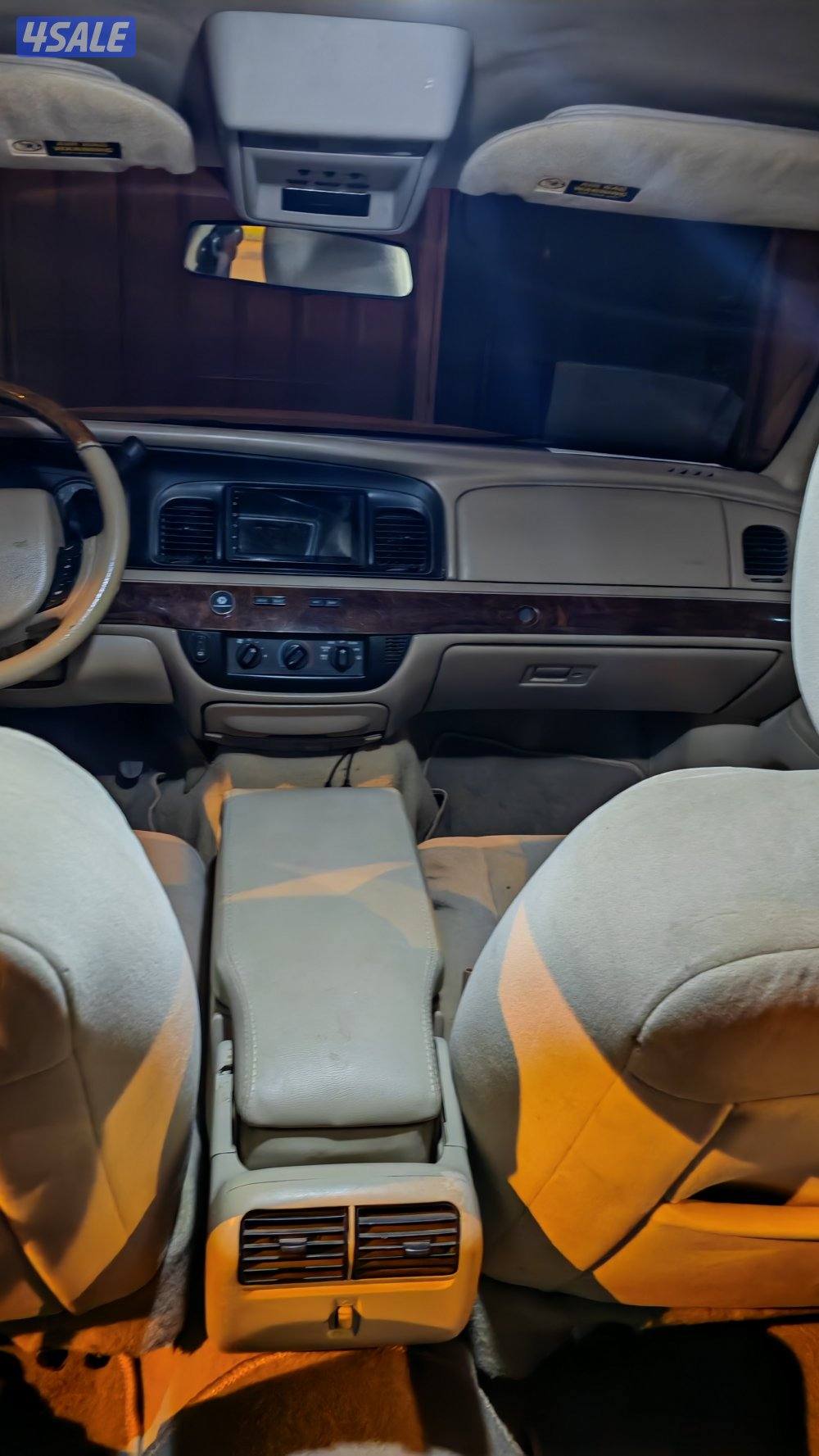 للبيع او البدل مع وانيت فورد باب واحد دورية كنديه9