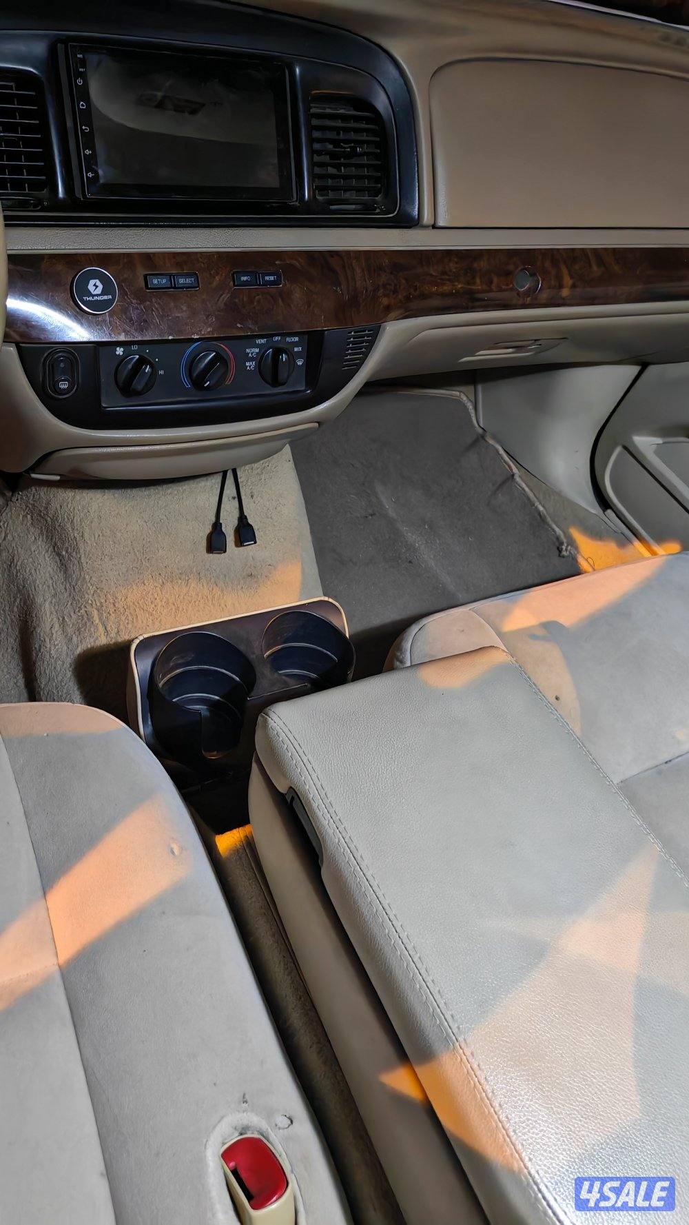 للبيع او البدل مع وانيت فورد باب واحد دورية كنديه12