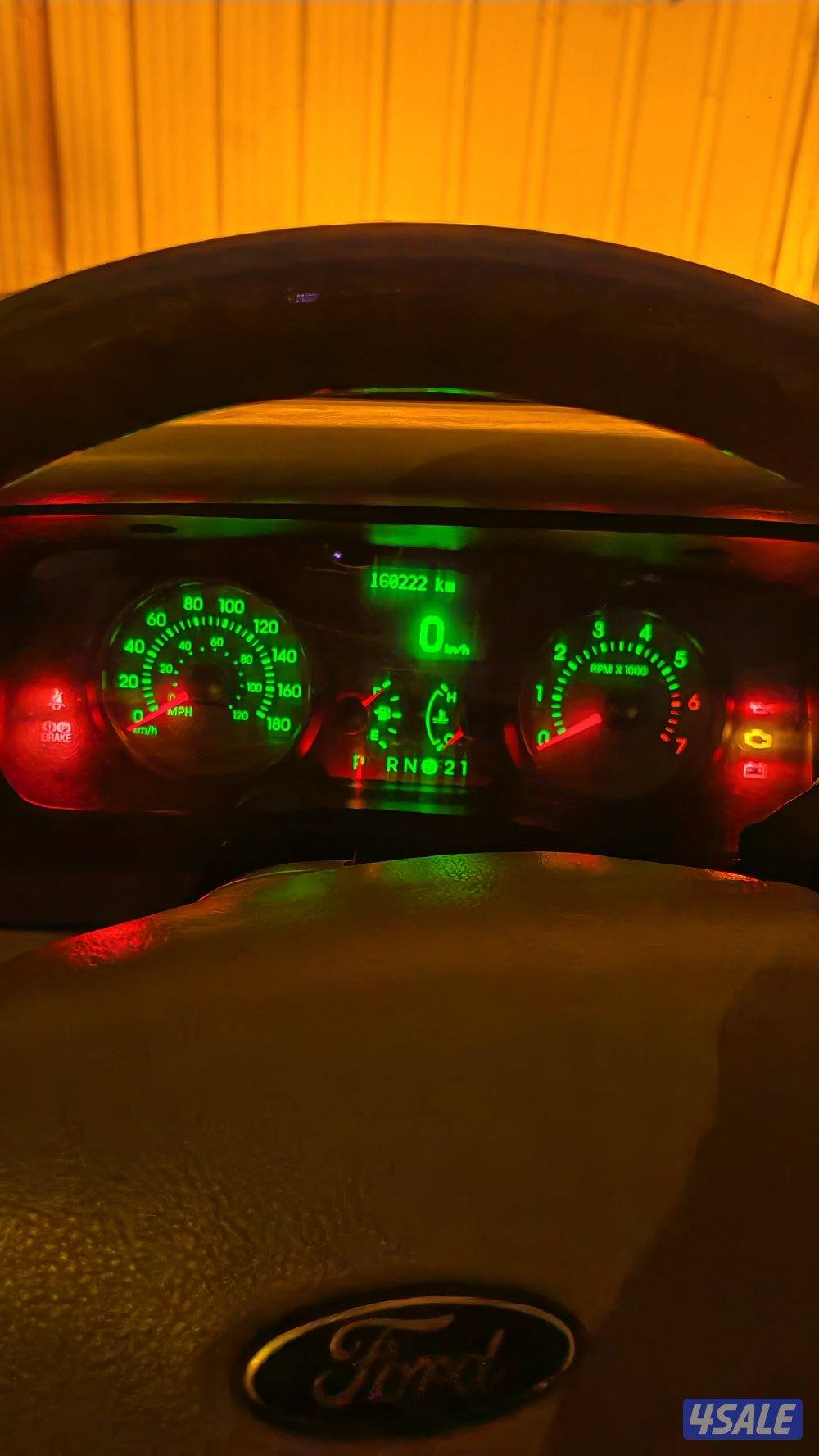 للبيع او البدل مع وانيت فورد باب واحد دورية كنديه13