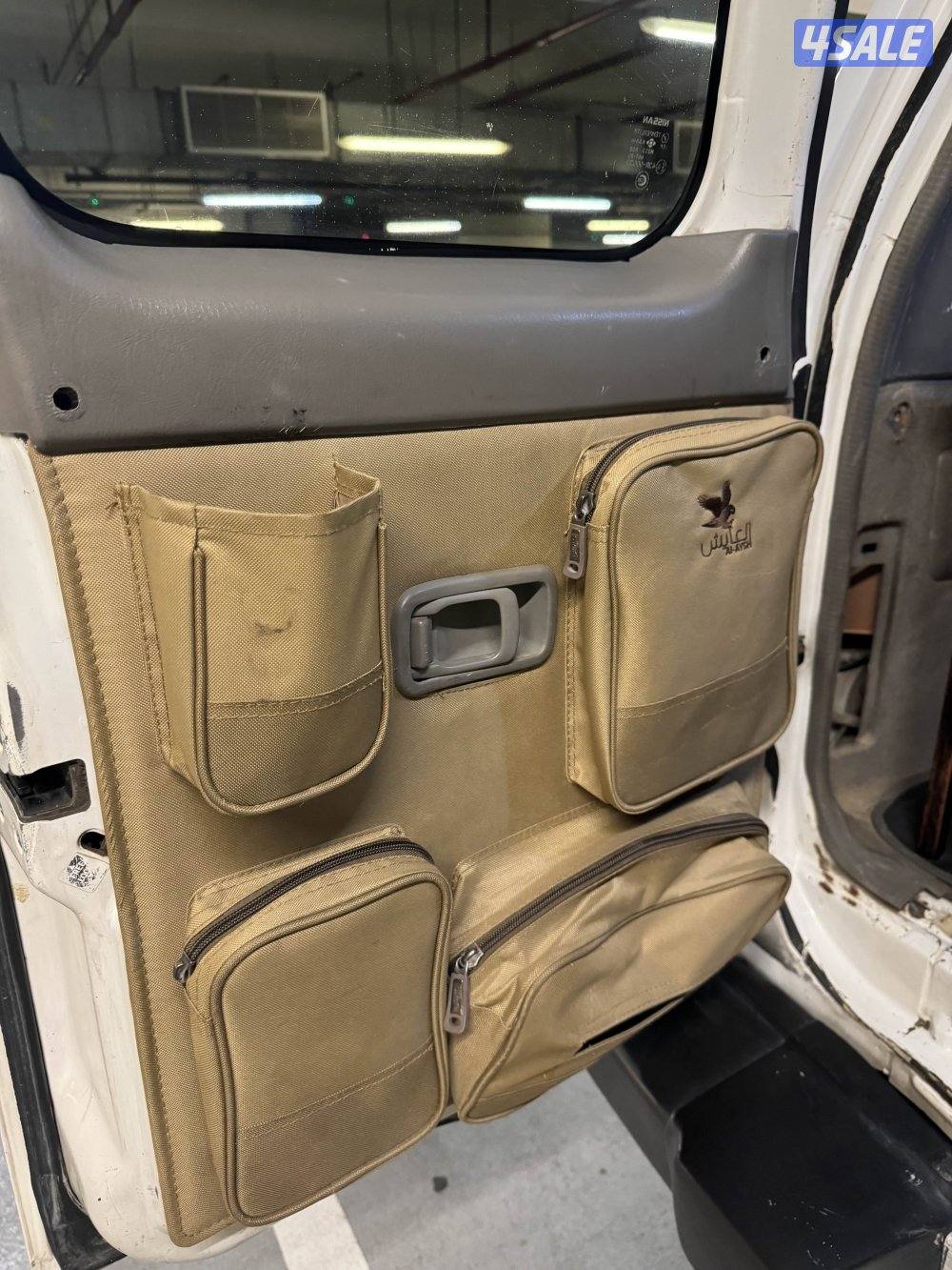 للبيع سفاري قير عادي مجهز بالكامل الداخلية وكالة 4 تواير جدد ليتات LED2