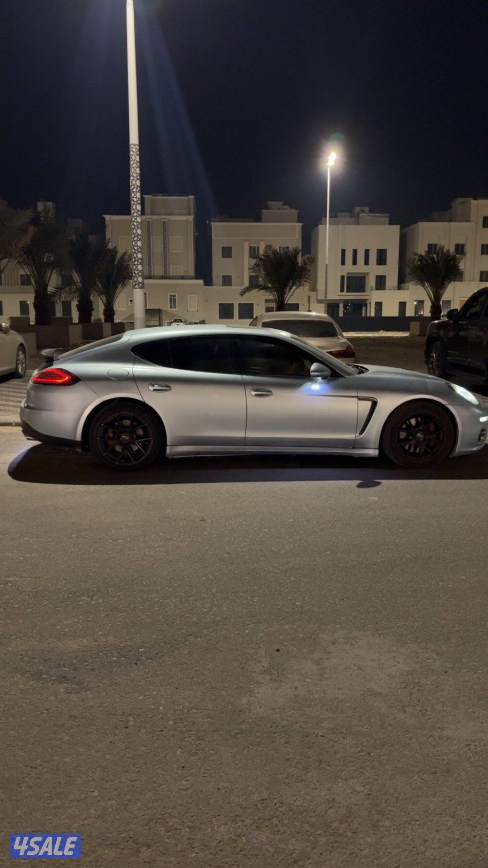 بورش بانيمرا v64