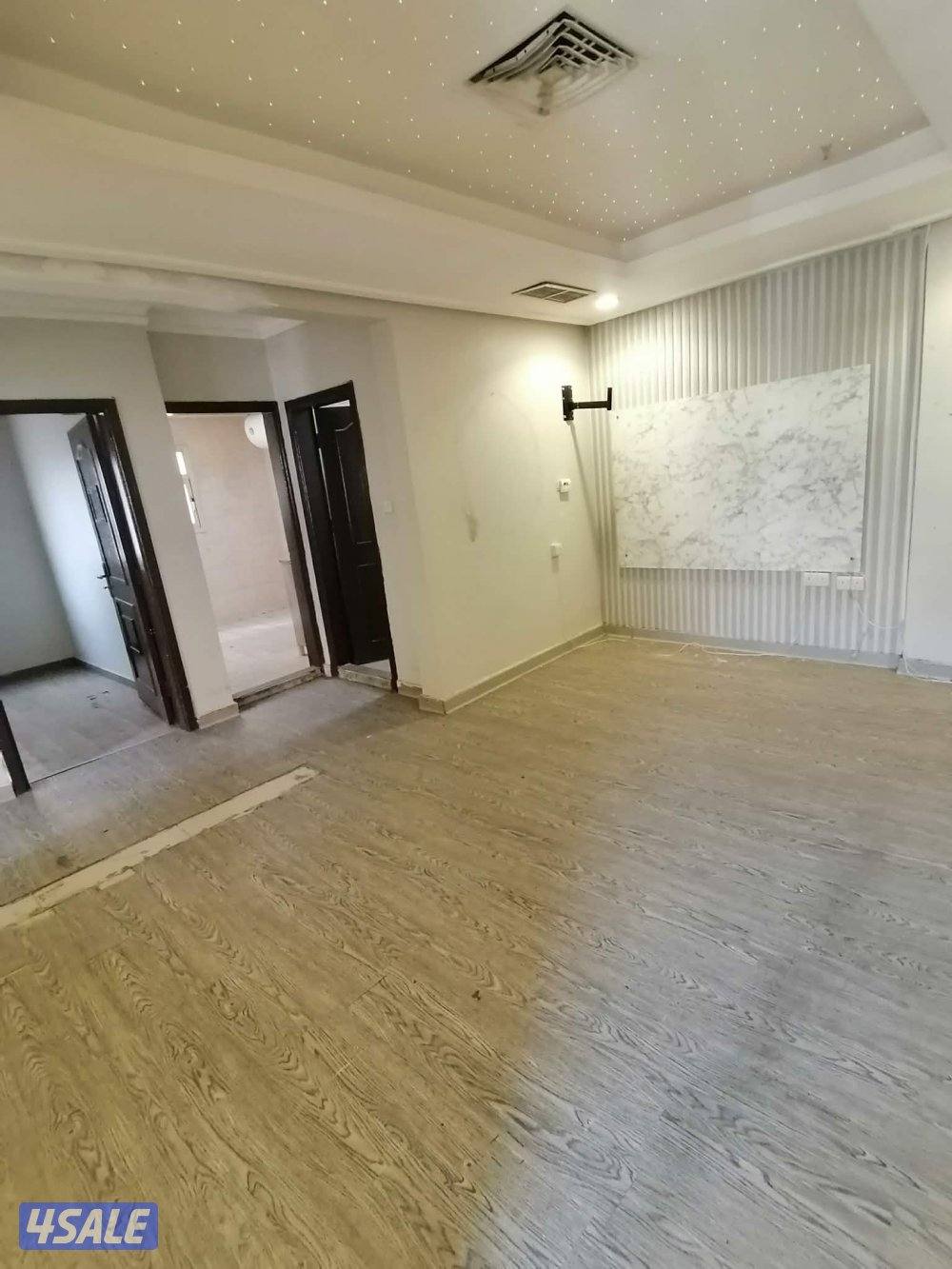 شقة غرفتين وصاله 2حمام مطبخ تكيف سنترال مصافط متوفرة على الخدمات متوفر1