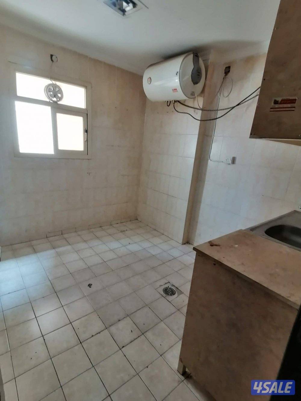 شقة غرفتين وصاله 2حمام مطبخ تكيف سنترال مصافط متوفرة على الخدمات متوفر8