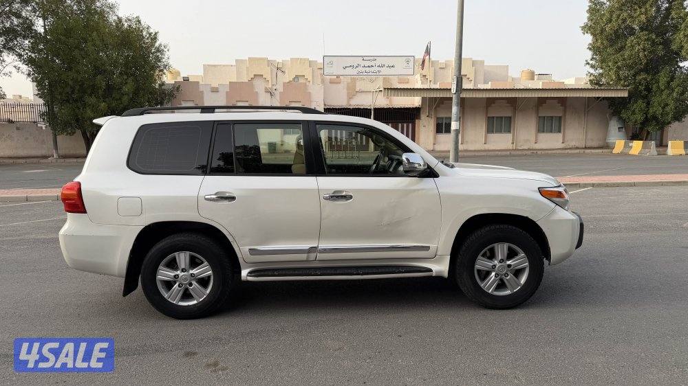 للبيع لاند كروز  2014  G.X.R 84