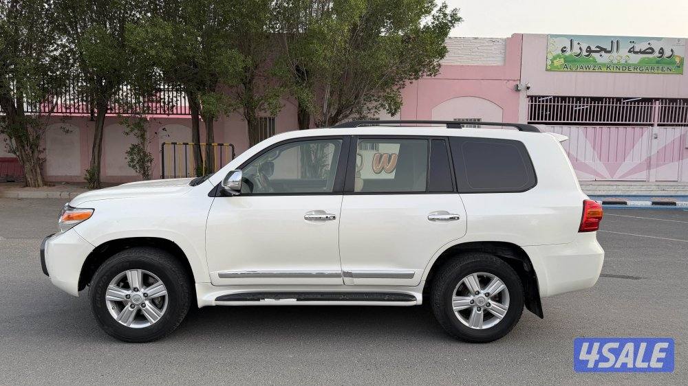 للبيع لاند كروز  2014  G.X.R 83