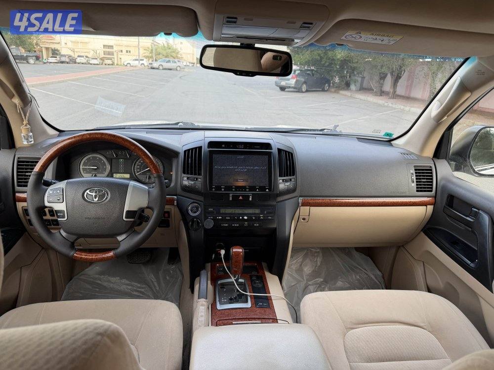 للبيع لاند كروز  2014  G.X.R 89