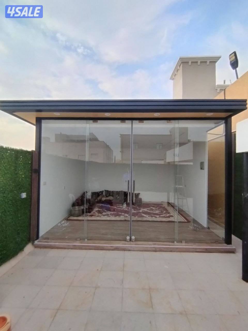 فني تركيب زجاج و مرايات. بلكونات.طاولات. شوربكس قواطع.مرايا مضيئة2