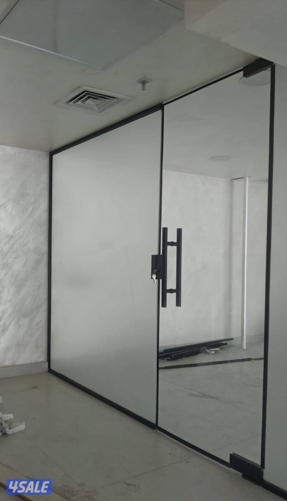 فني تركيب زجاج و مرايات. بلكونات.طاولات. شوربكس قواطع.مرايا مضيئة5