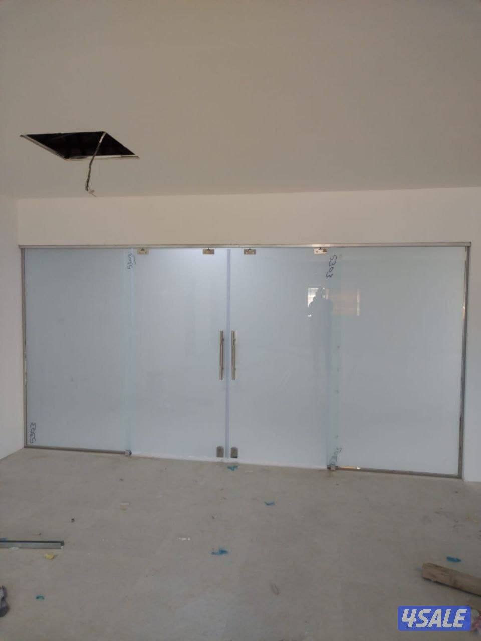 فني تركيب زجاج و مرايات. بلكونات.طاولات. شوربكس قواطع.مرايا مضيئة7