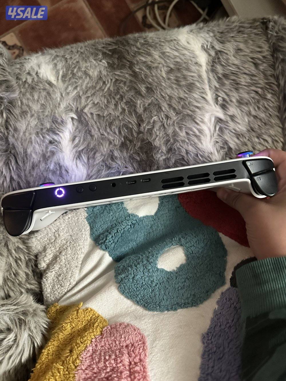 Legion go s بحال جيده  مع شحن1