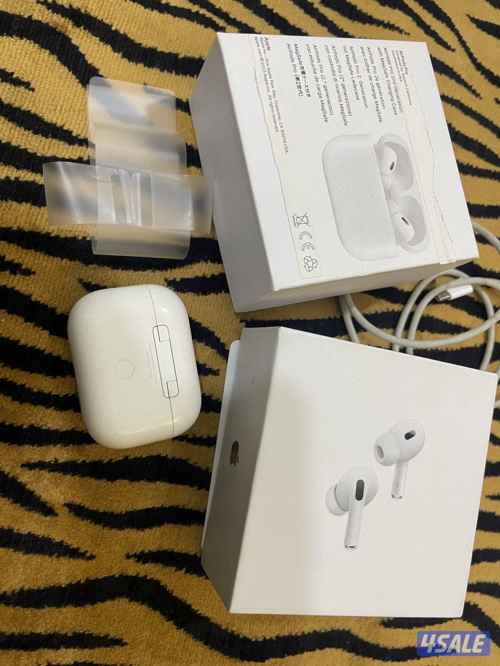 سماعة ايربود آبل الاصلية برو 2 نظيفة وشغالة تمام مع الشحن الاصلي3