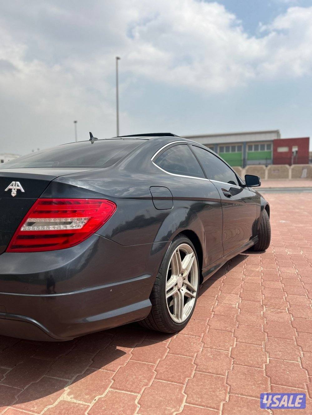 بحاله ممتازه شرط  الفحص مرسيدس C250 موديل 2013 ممشي 143الف كم3