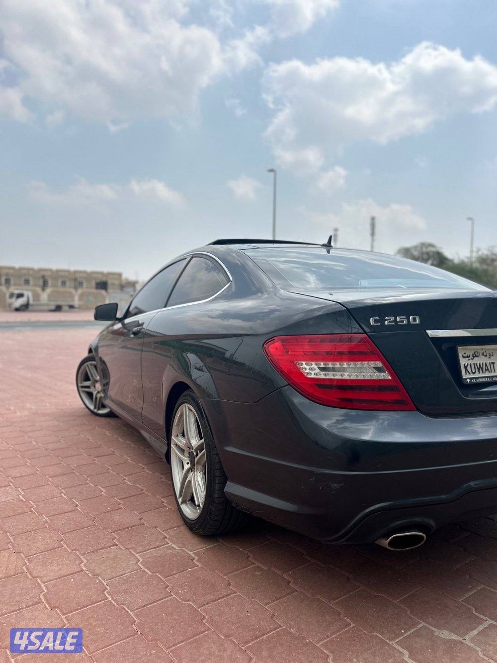 بحاله ممتازه شرط  الفحص مرسيدس C250 موديل 2013 ممشي 143الف كم4