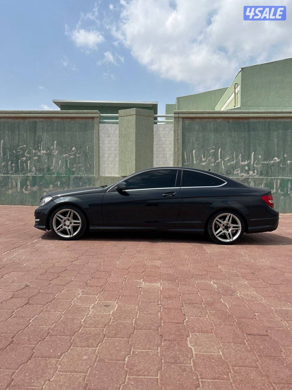 بحاله ممتازه شرط  الفحص مرسيدس C250 موديل 2013 ممشي 143الف كم5