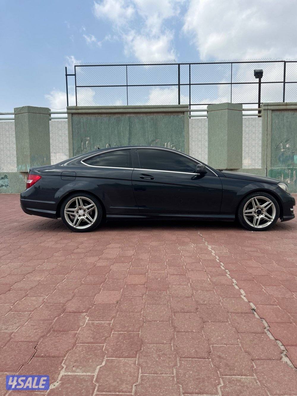 بحاله ممتازه شرط  الفحص مرسيدس C250 موديل 2013 ممشي 143الف كم6