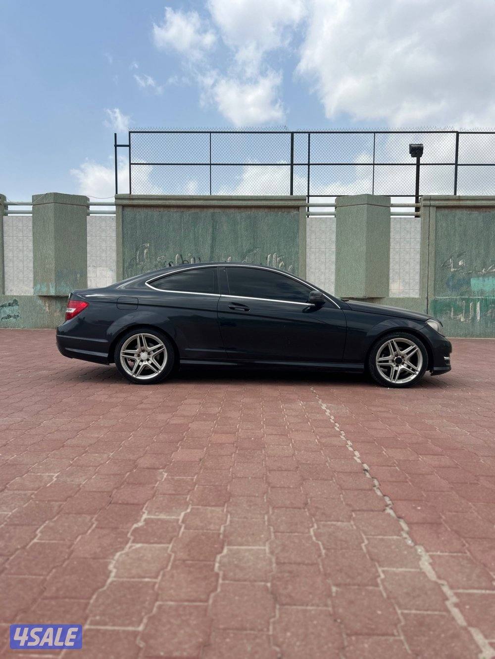 بحاله ممتازه شرط  الفحص مرسيدس C250 موديل 2013 ممشي 143الف كم7