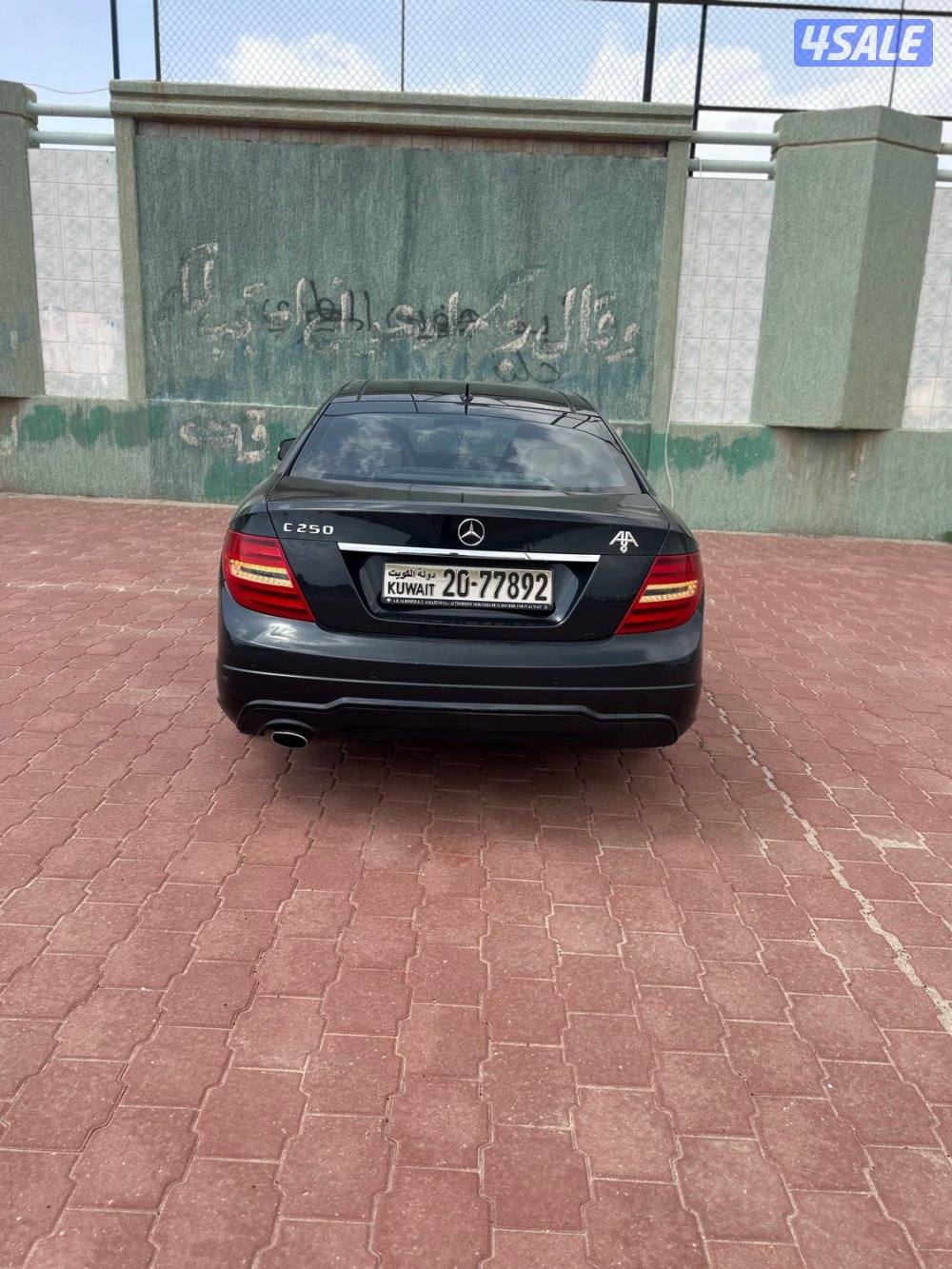 بحاله ممتازه شرط  الفحص مرسيدس C250 موديل 2013 ممشي 143الف كم8