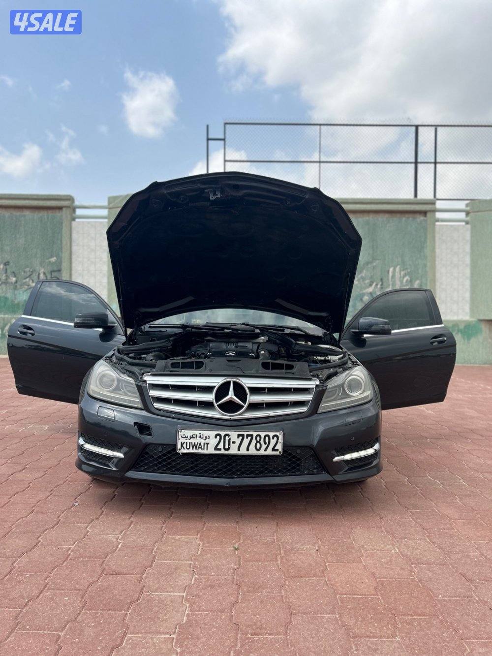 بحاله ممتازه شرط  الفحص مرسيدس C250 موديل 2013 ممشي 143الف كم10