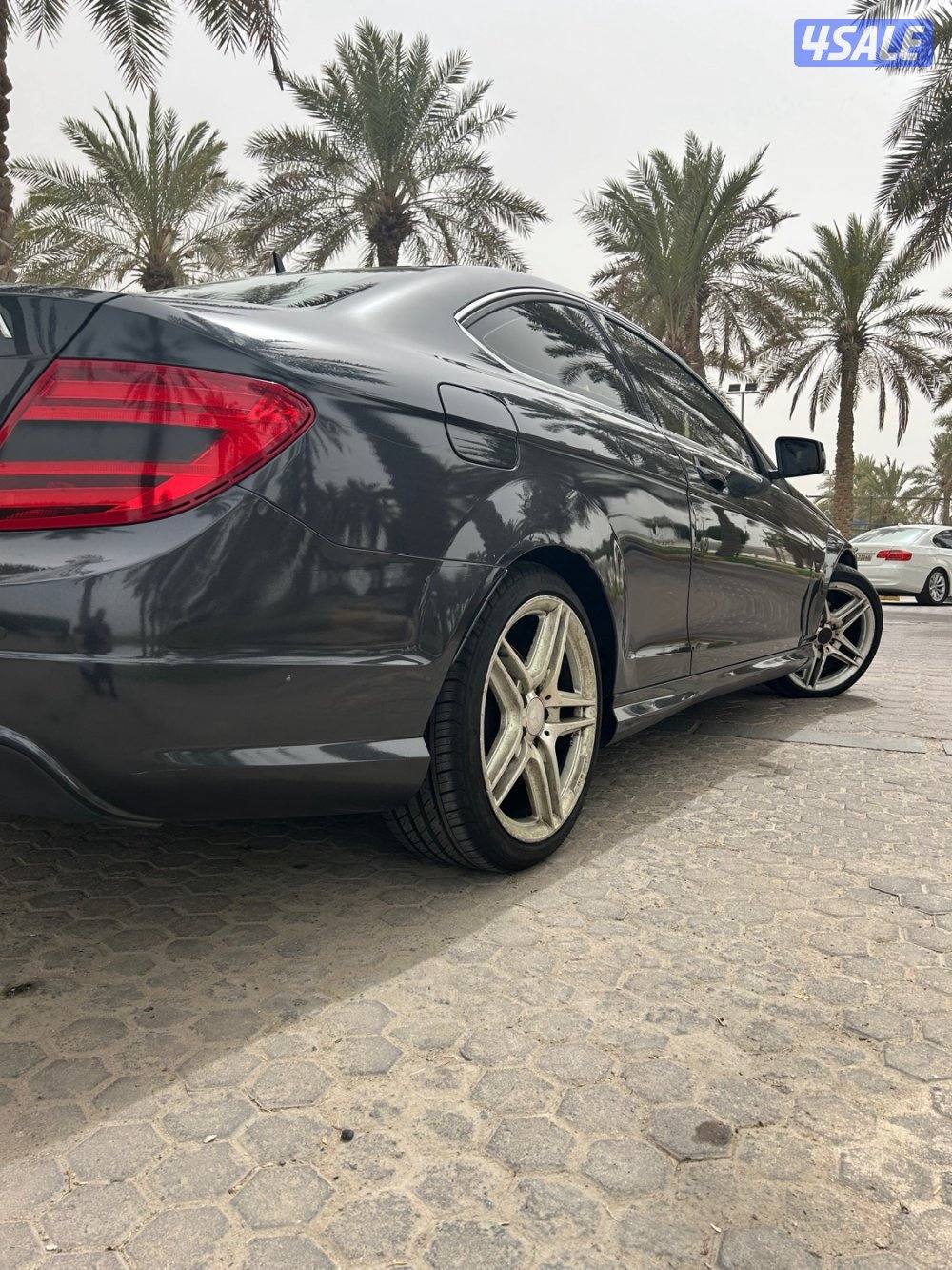 بحاله ممتازه شرط  الفحص مرسيدس C250 موديل 2013 ممشي 143الف كم13