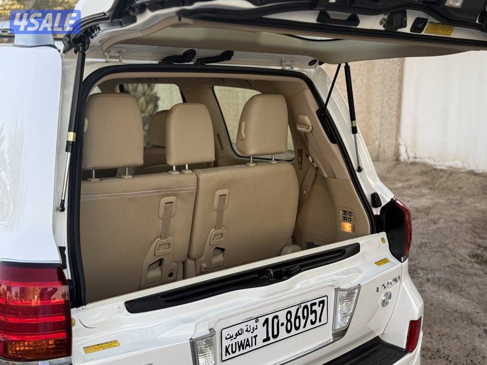 جيب لكزس 570 LX شرط الفحص بل كامل 201112