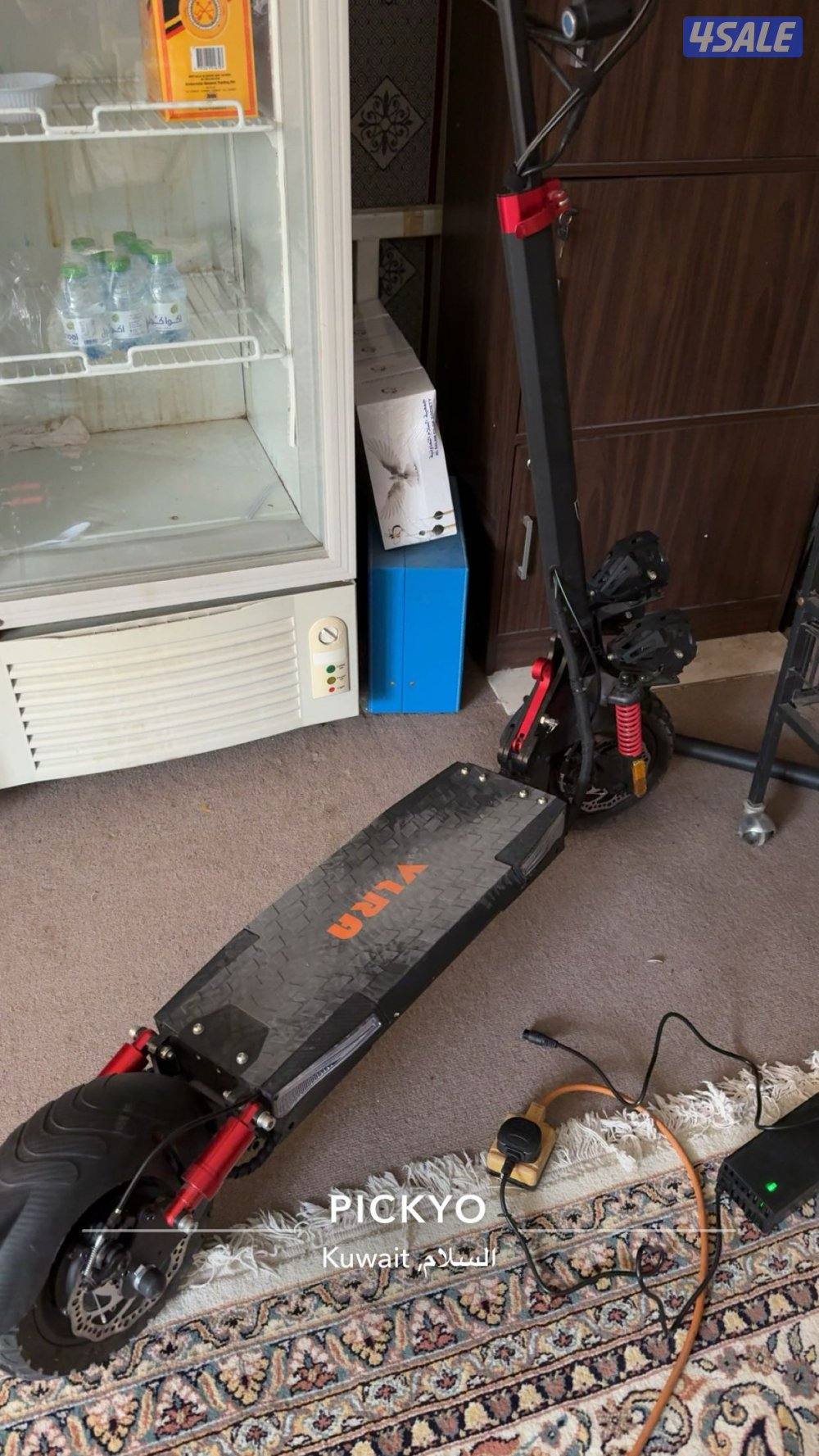 سكوتر يمشي 50 نظيف مافيه شي بس عداده مكسور يبيله تثبيت وشغال0