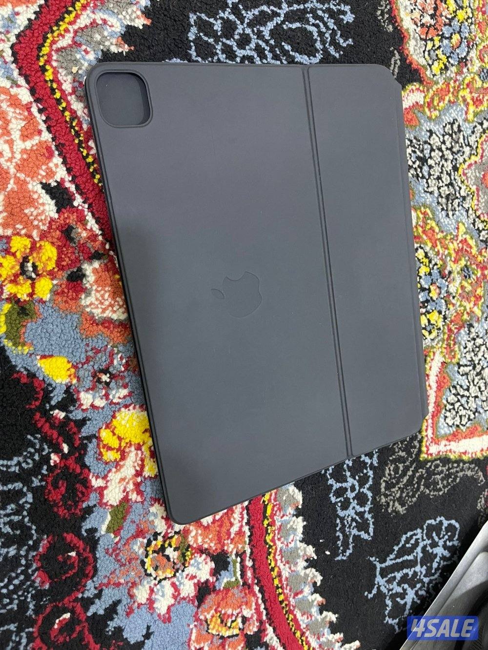 للبيع كيبورد ابل ماجيك الاصلي حجم 12.9 انش نظيف وشغال تمام بسعر 550