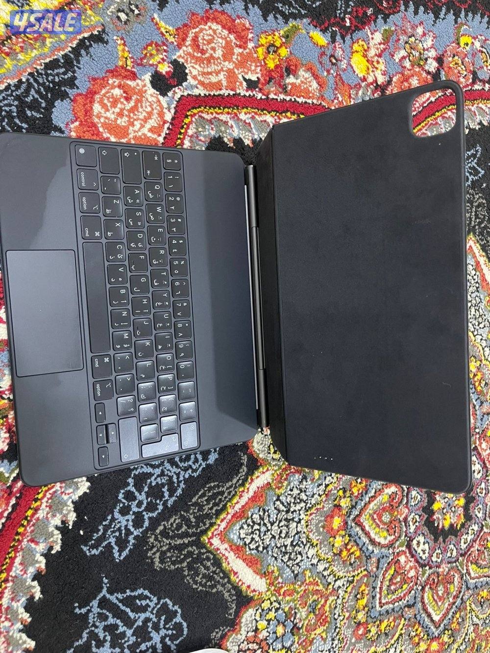 للبيع كيبورد ابل ماجيك الاصلي حجم 12.9 انش نظيف وشغال تمام بسعر 553