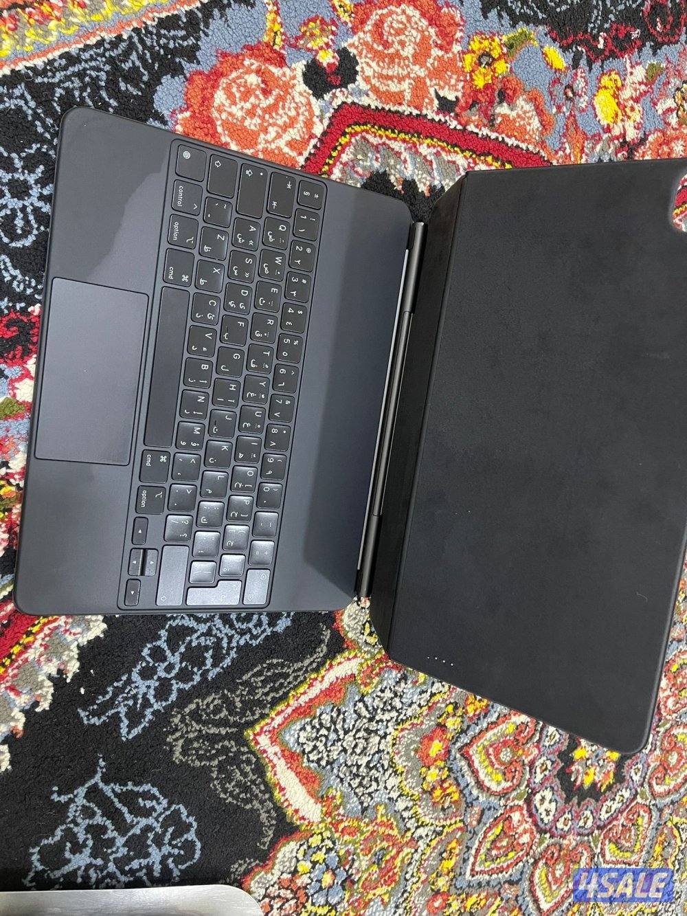 للبيع كيبورد ابل ماجيك الاصلي حجم 12.9 انش نظيف وشغال تمام بسعر 555