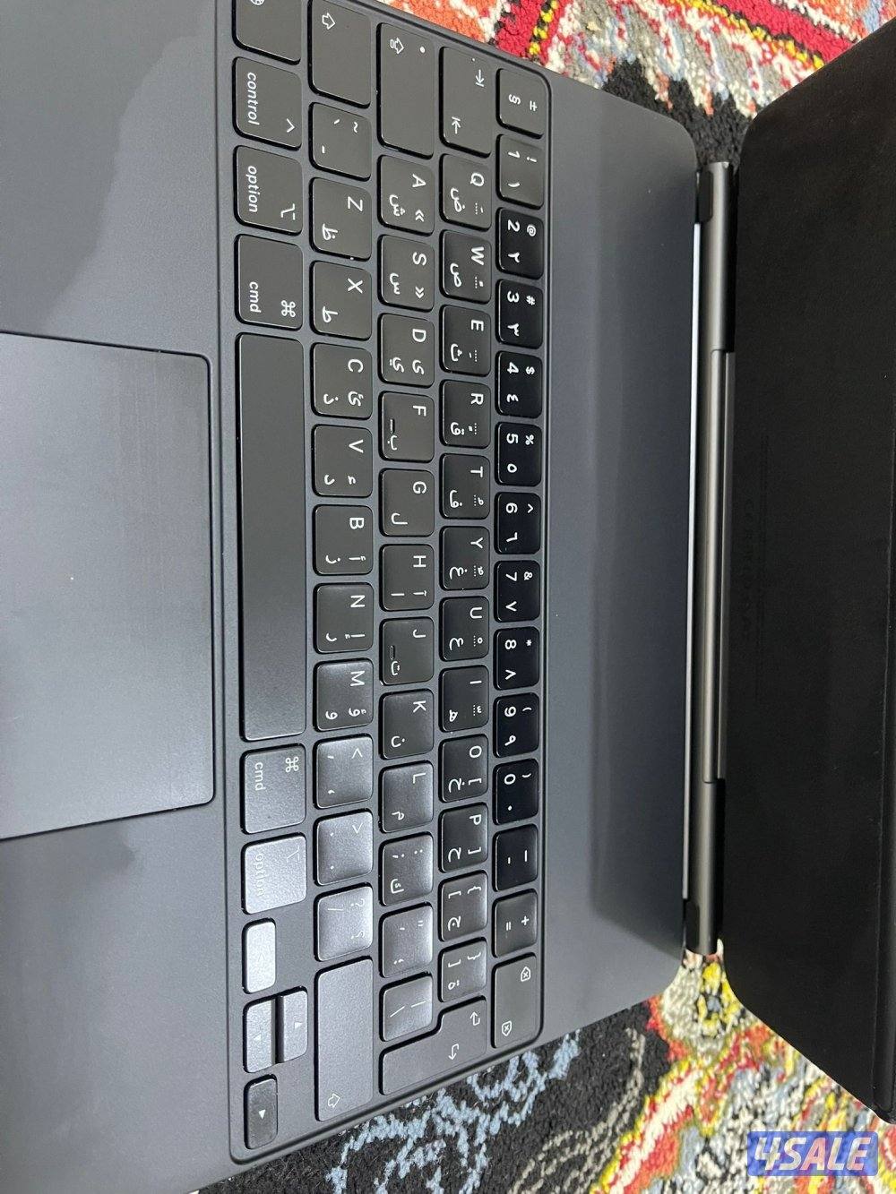 للبيع كيبورد ابل ماجيك الاصلي حجم 12.9 انش نظيف وشغال تمام بسعر 556