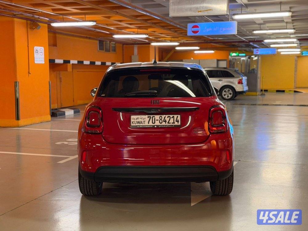فيات 500X موديل 2023 عداد قليل 55 الف بحالة الوكاله بلاك اديشن7