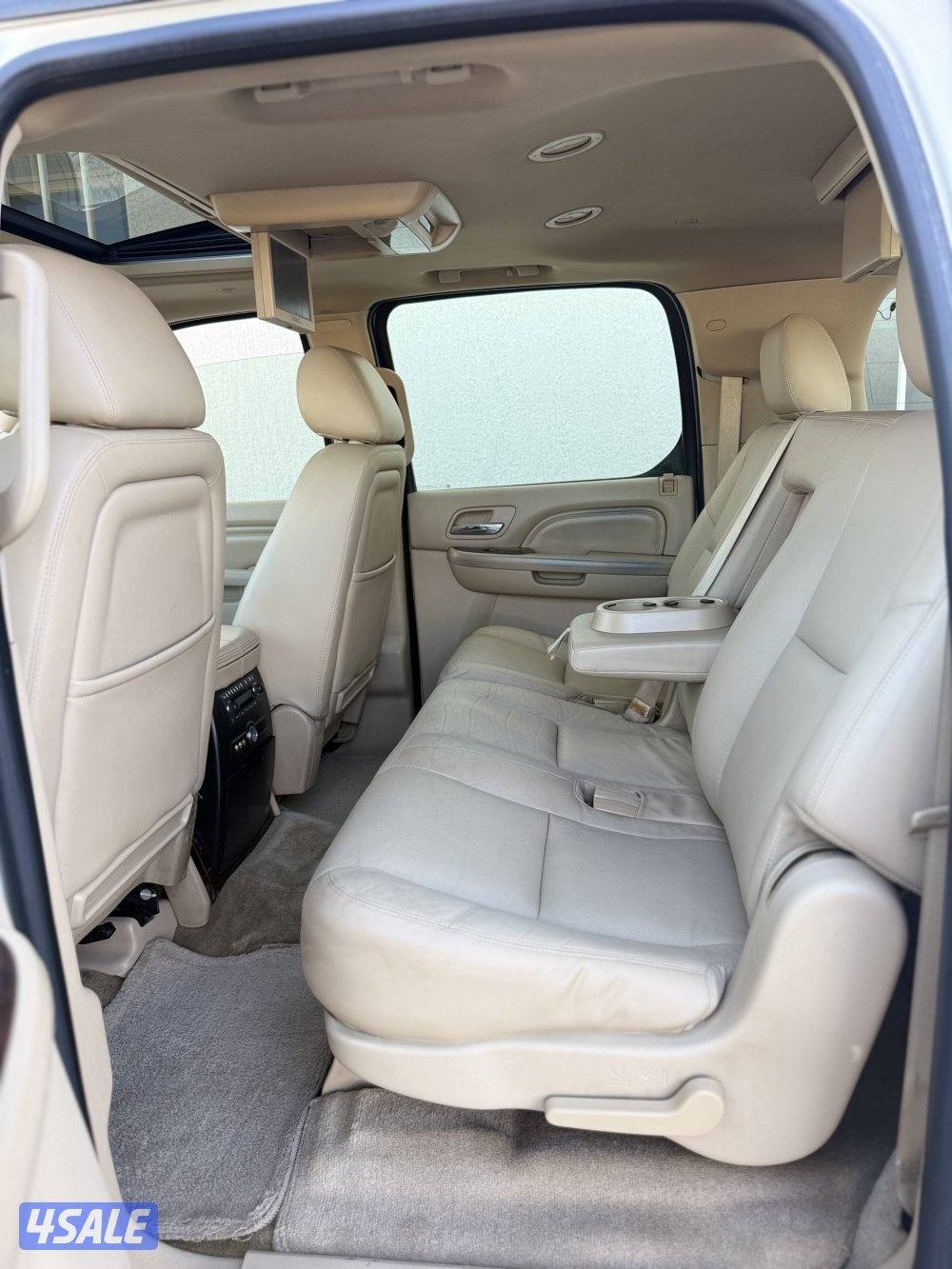 اسكاليد - موديل 2014 - عداد 303 - صبغ الوكاله - اعلى درجه - شرط الفحص5