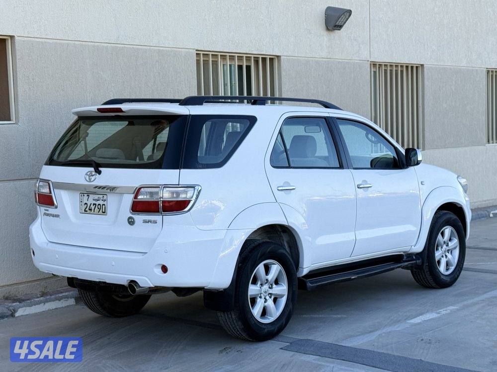 تويوتا فورتنر - موديل 2011 - عداد 313 - دبل جير - وارد الساير3