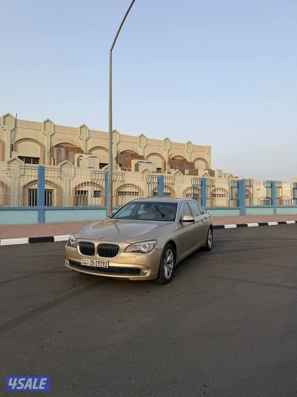 للبيع بي ام دبيلو 730Li0