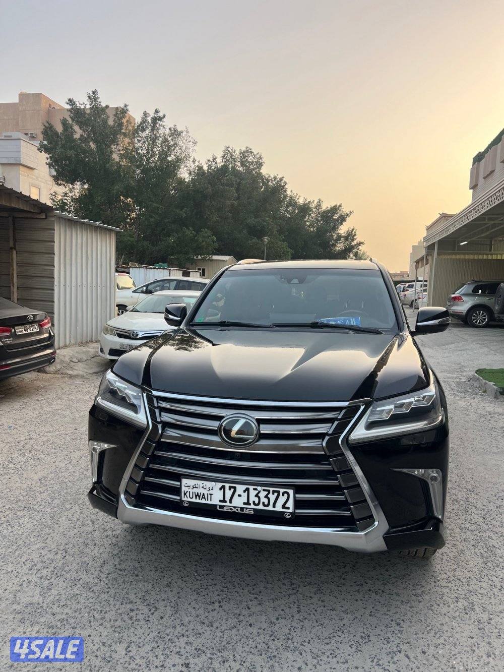 للبيع لكزس موديل 20201
