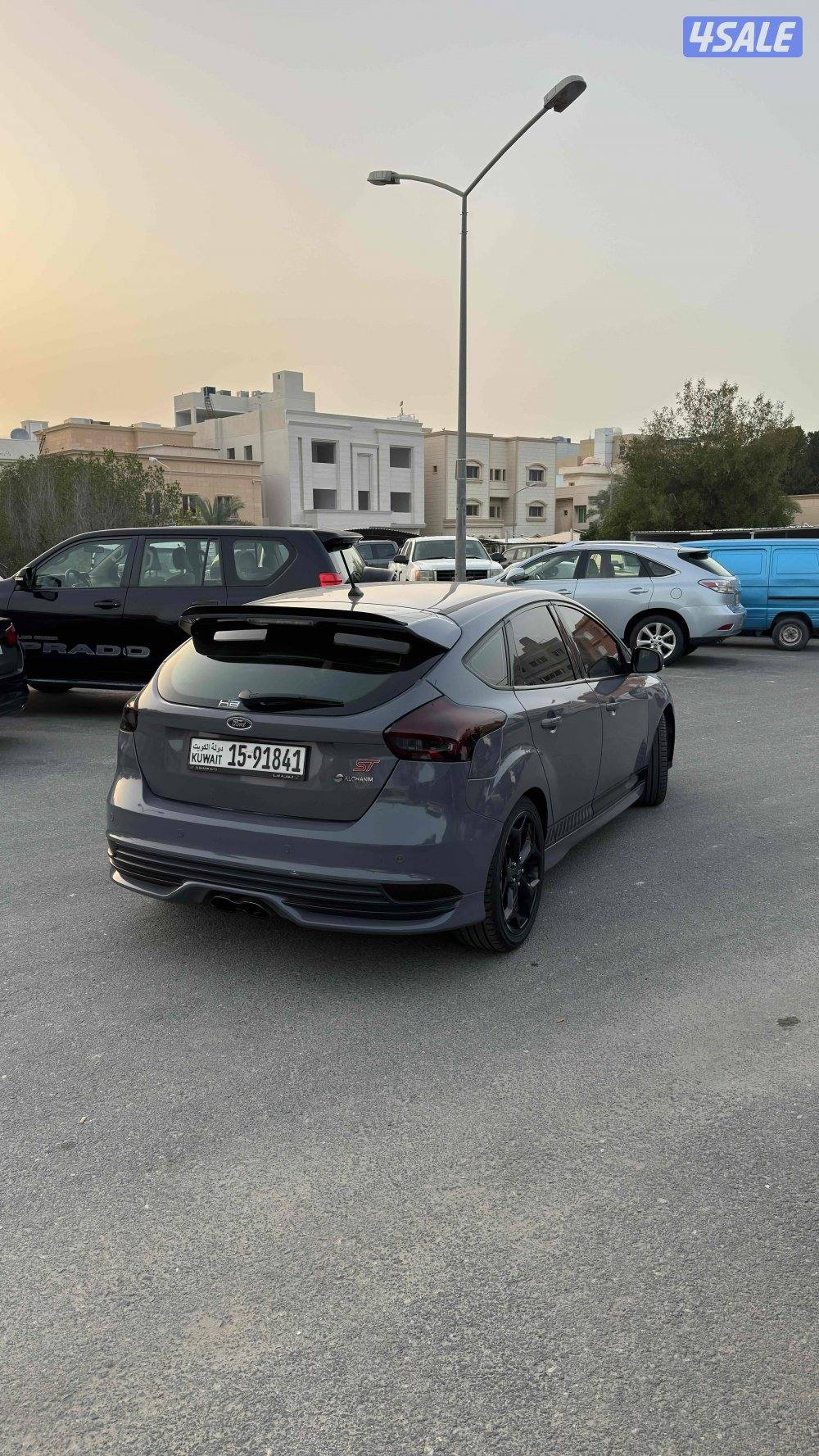 للبيع فورد فوكس ST قير عادي شرط الفحص2