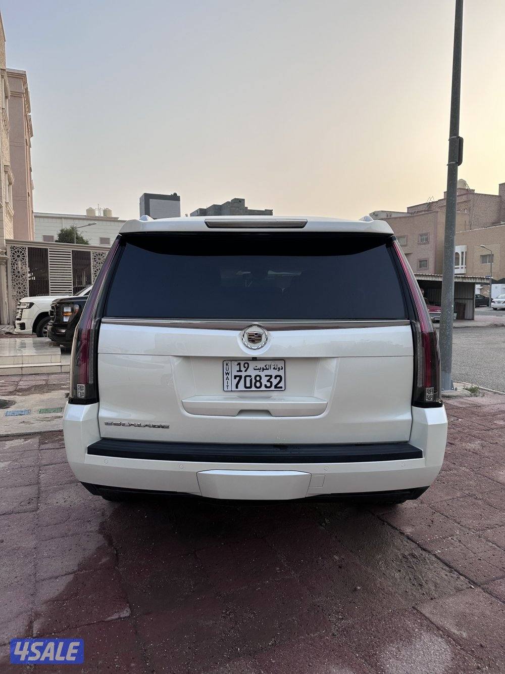 للبيع اسكاليد 2015 بريميوم3