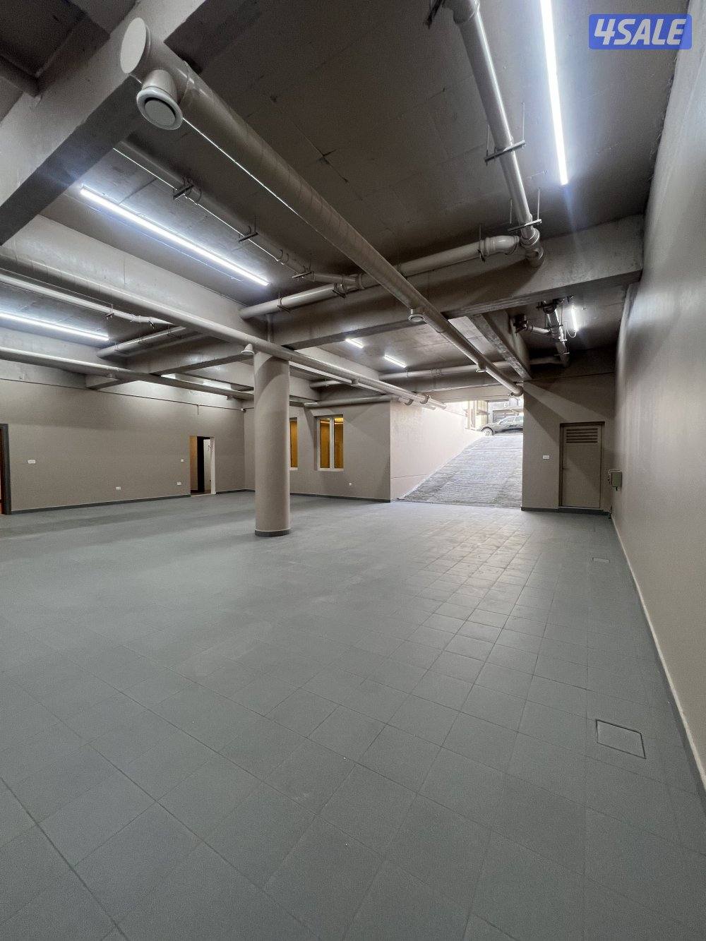 للايجار دور دوبلكس ارضي وأول وسرداب اول ساكن جديد  فيها خمس غرف ماستر10