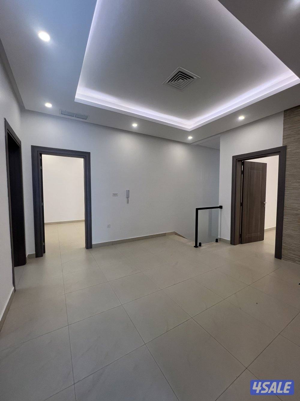 للايجار دور دوبلكس ارضي وأول وسرداب اول ساكن جديد  فيها خمس غرف ماستر13