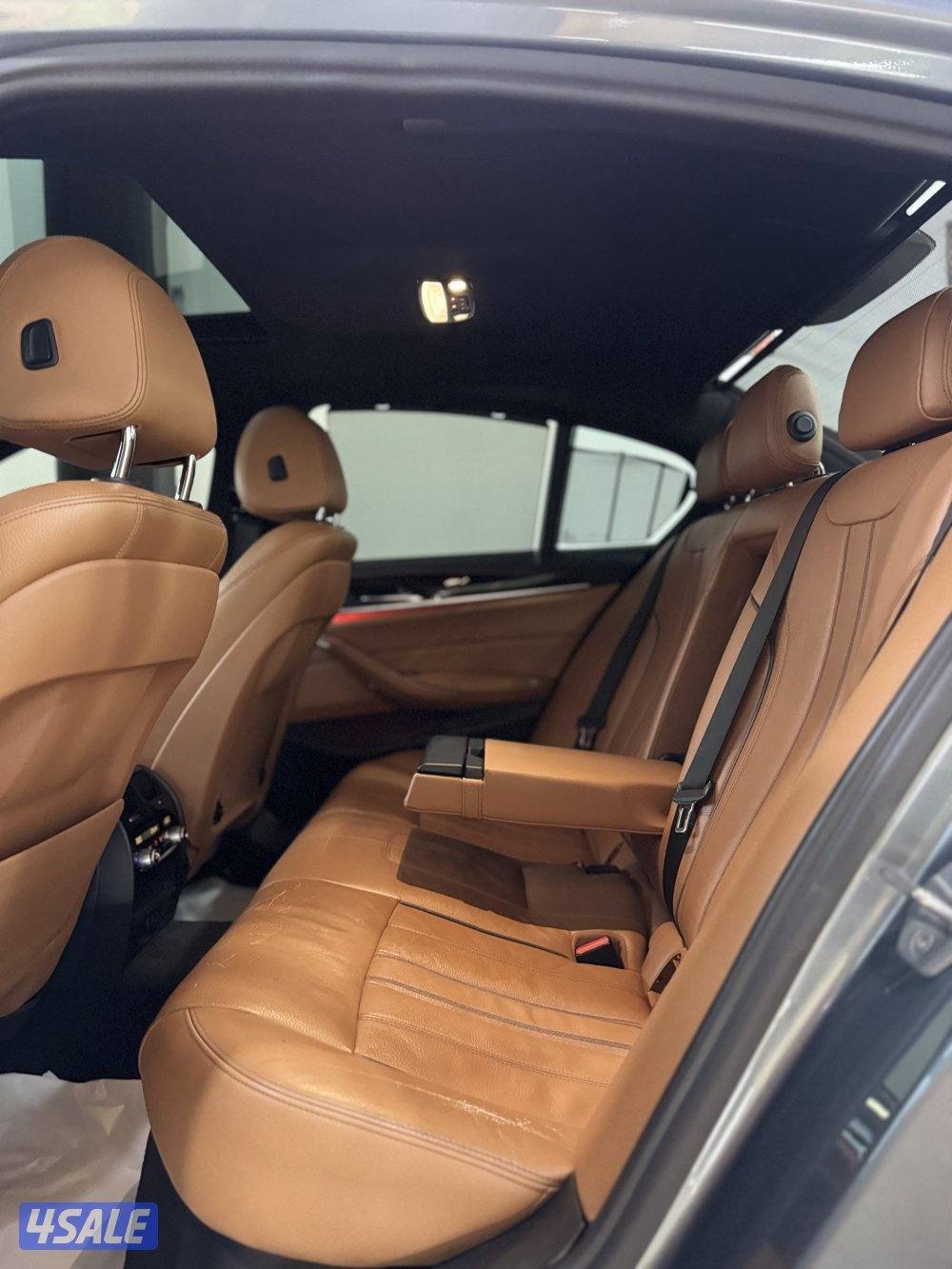 Bmw 530i ( Luxury Line )3