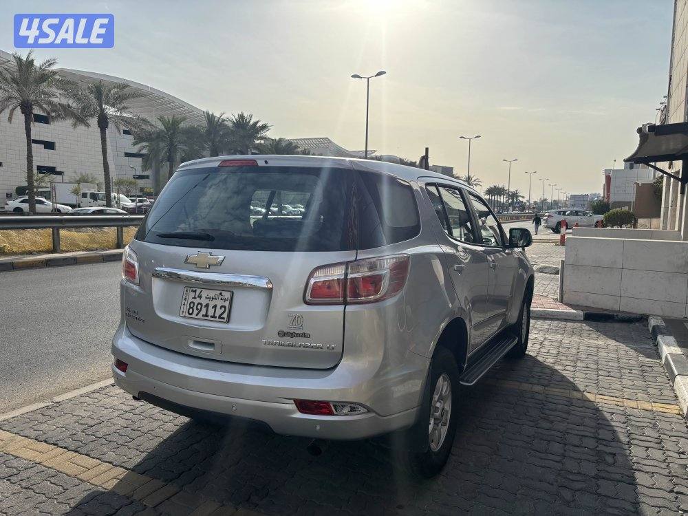 للبيع جيب شفر بليزر موديل 2016 بحاله ممتازه سرفس وكاله1