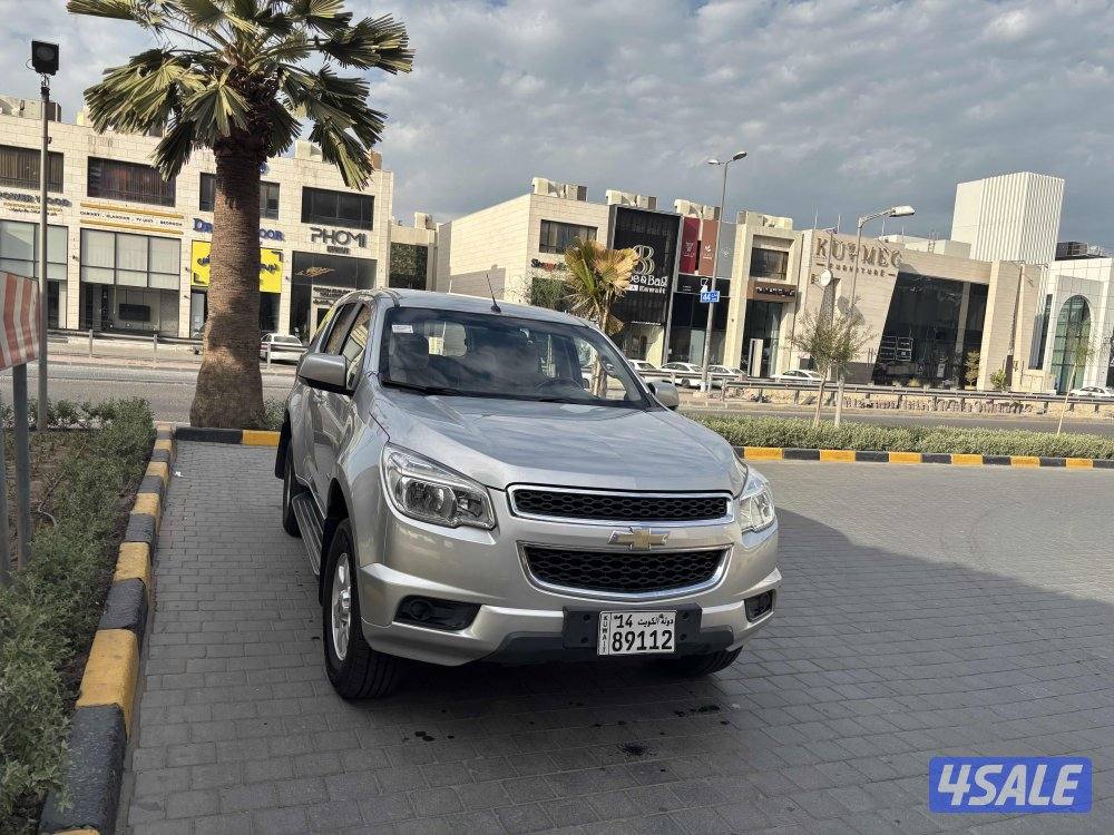 للبيع جيب شفر بليزر موديل 2016 بحاله ممتازه سرفس وكاله4