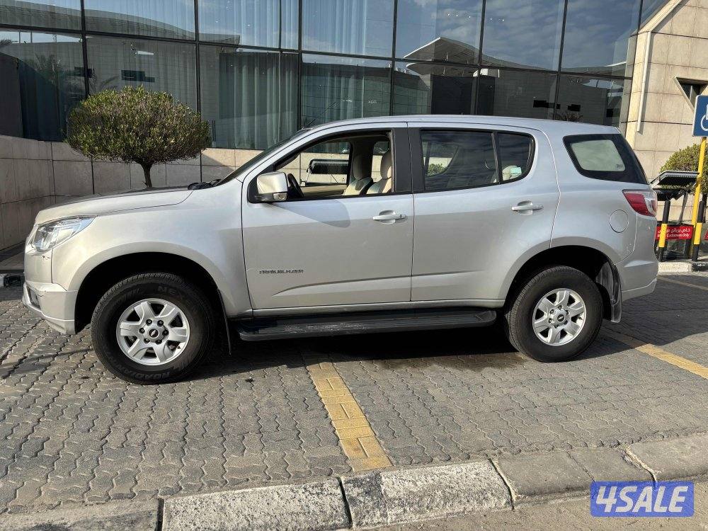 للبيع جيب شفر بليزر موديل 2016 بحاله ممتازه سرفس وكاله7