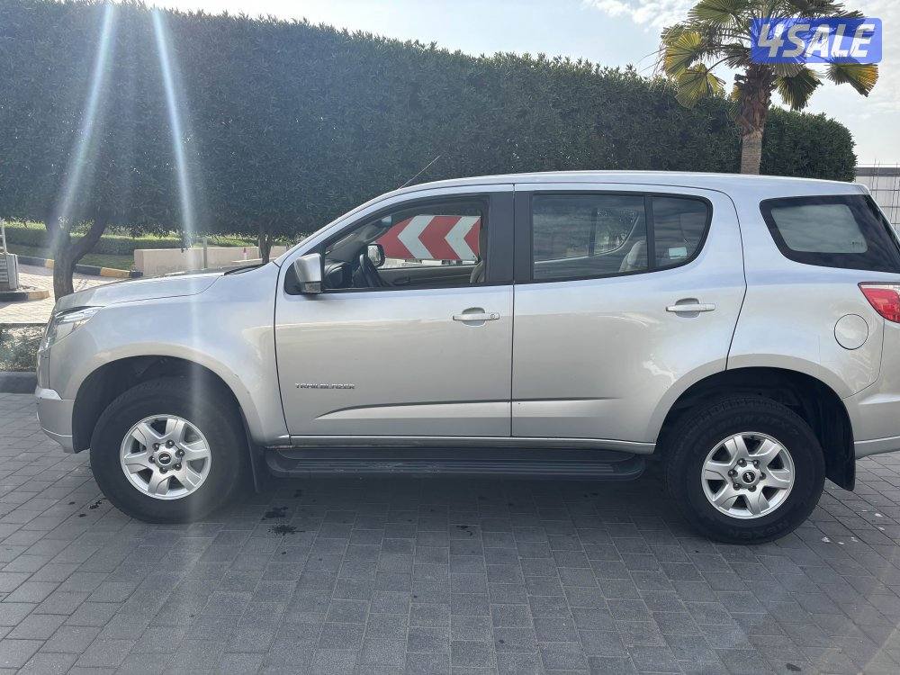 للبيع جيب شفر بليزر موديل 2016 بحاله ممتازه سرفس وكاله10