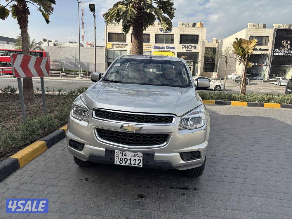 للبيع جيب شفر بليزر موديل 2016 بحاله ممتازه سرفس وكاله14