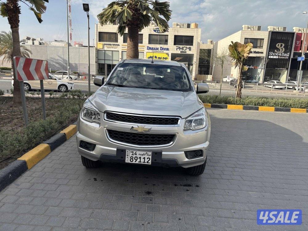 للبيع جيب شفر بليزر موديل 2016 بحاله ممتازه سرفس وكاله15