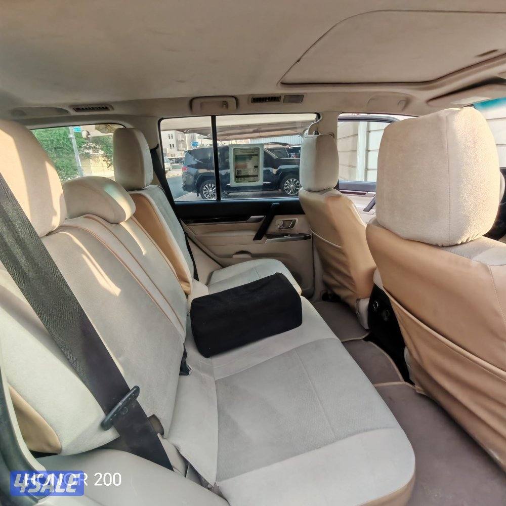 للبيع باجيرو 2018 بحالة ممتازة6